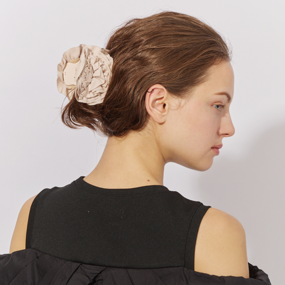 GG. Flower Hair Clip